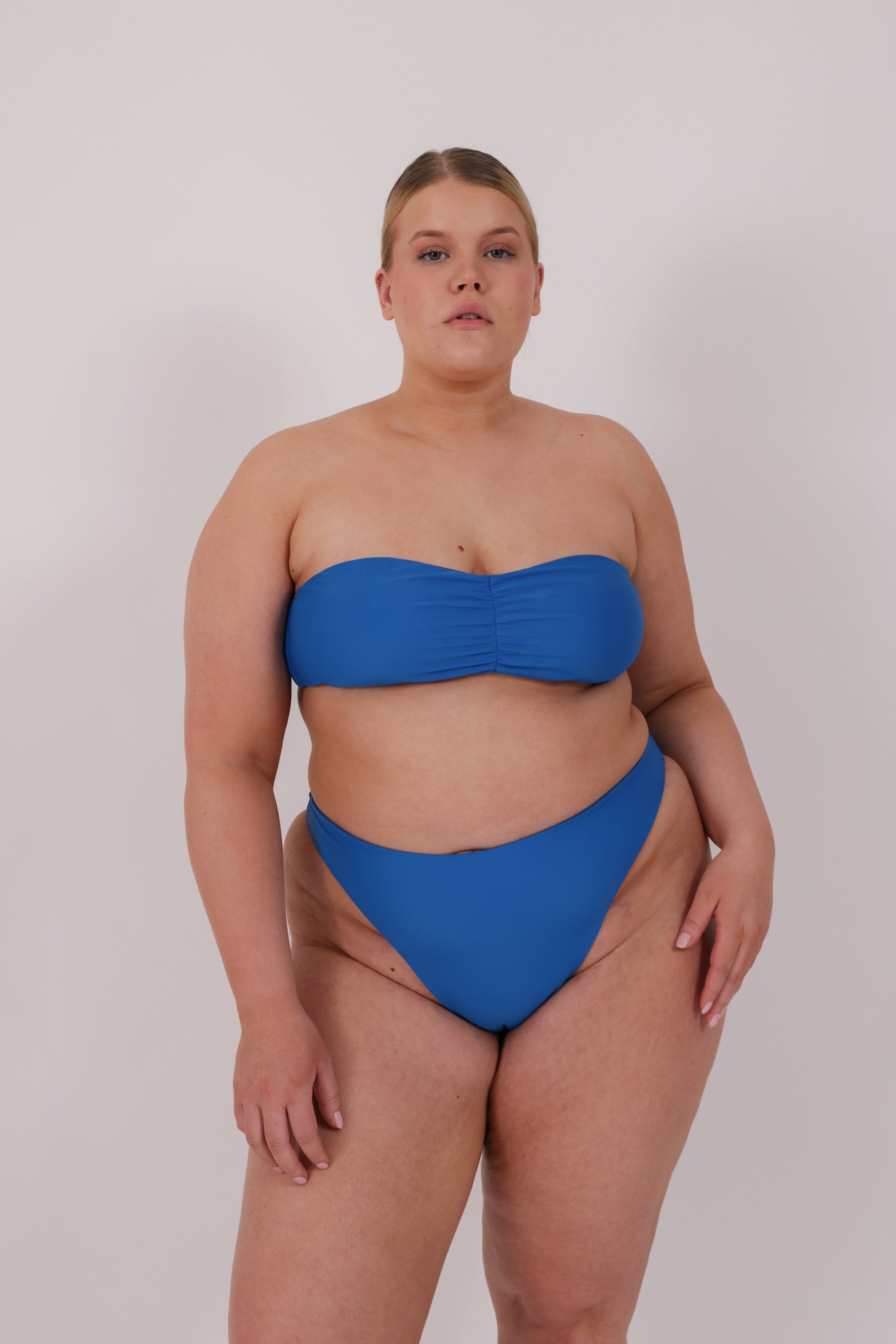 blue strapless bikini in model